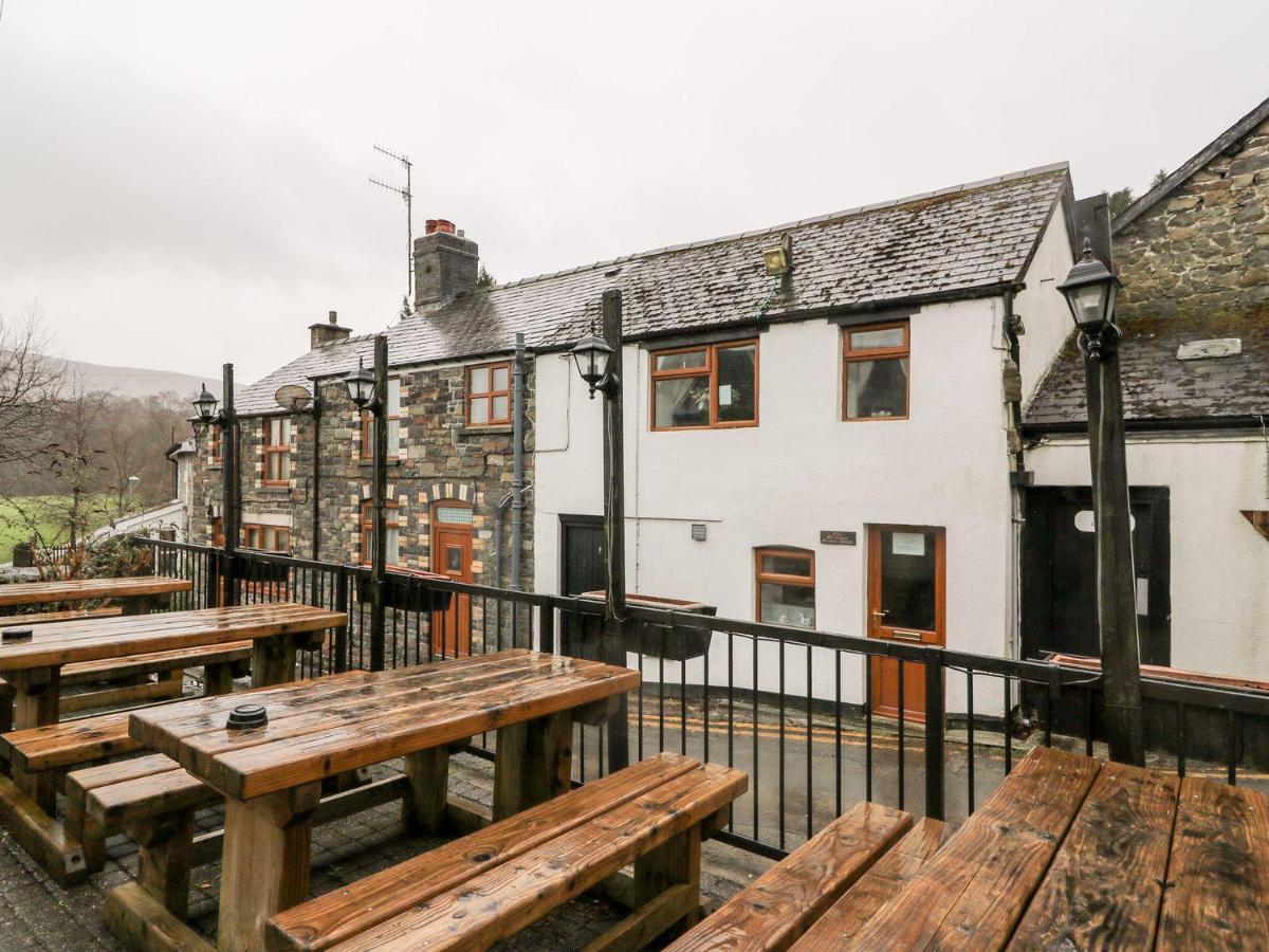 Triangle Inn Coachouse Rhayader Exterior photo